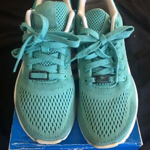 Men’s size 9 adidas ZX Flux Teal Color worn